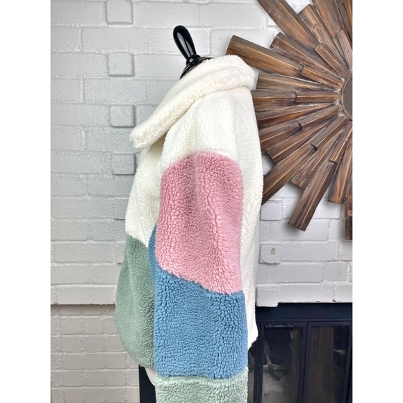 NWT Vigoss Jeans Colorblock Sherpa Jacket - Picture 6 of 10